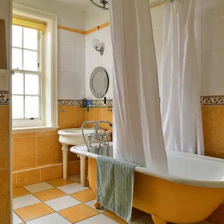 Finest Retreats - Edwardian - 9 Bed, Sleeping Up To 21