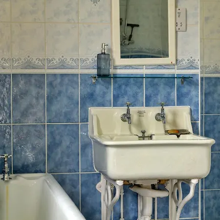 Holiday home Finest Retreats - Edwardian - 9 Bed, Sleeping Up To 21 *