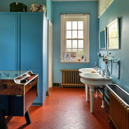 Finest Retreats - Edwardian - 9 Bed, Sleeping Up To 21 * Longtown