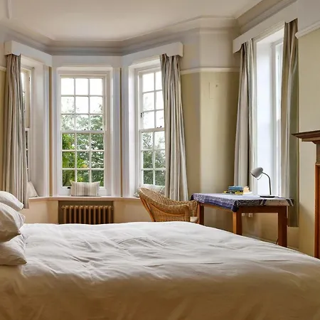 Finest Retreats - Edwardian - 9 Bed, Sleeping Up To 21