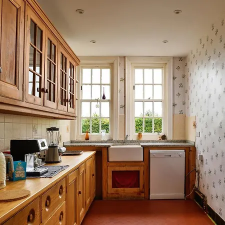 Finest Retreats - Edwardian - 9 Bed, Sleeping Up To 21