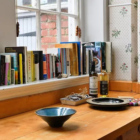 Finest Retreats - Edwardian - 9 Bed, Sleeping Up To 21